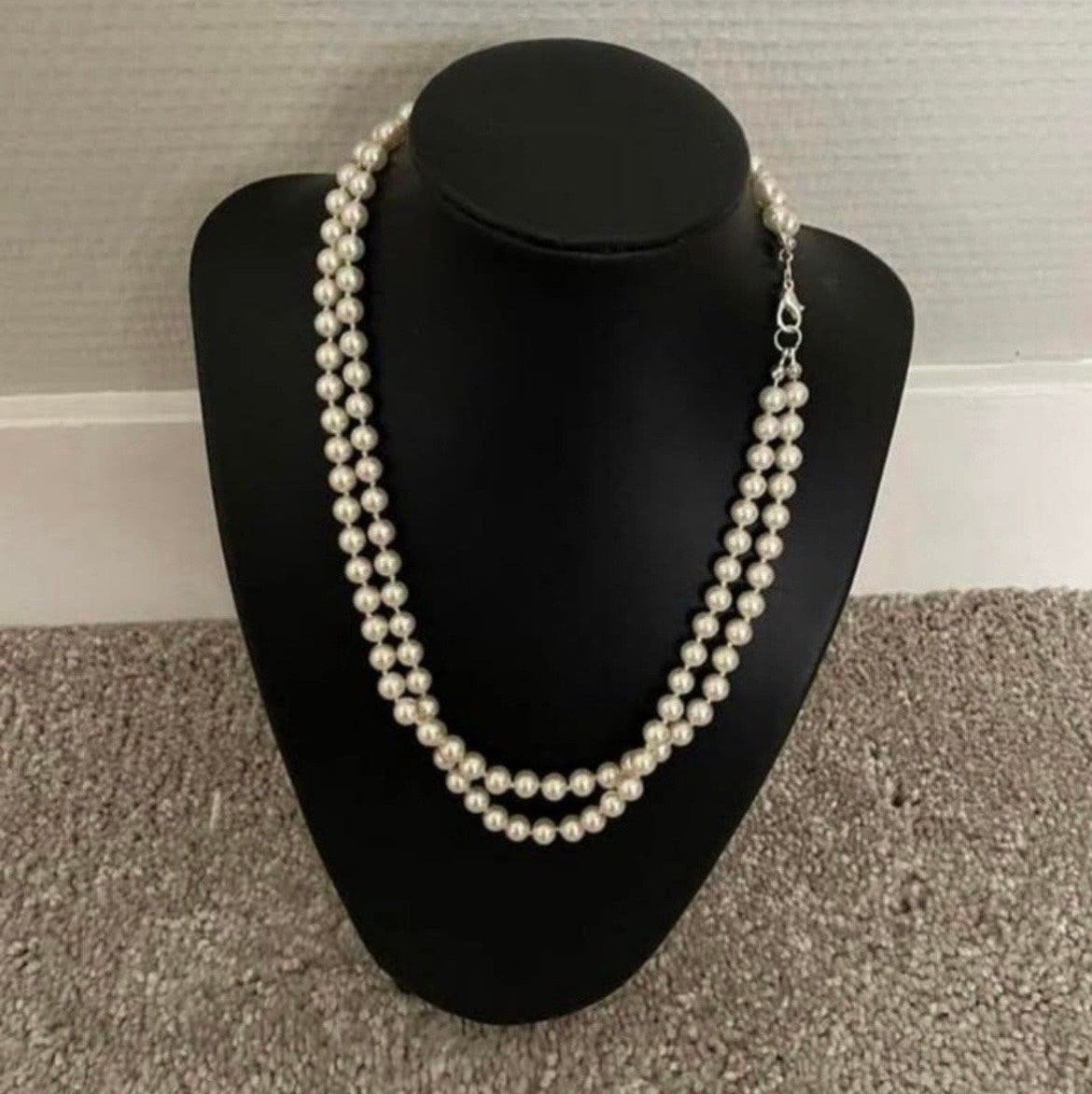 Elegante dubbele parelketting, Ophalen of Verzenden, Zo goed als nieuw, Wit, Overige materialen