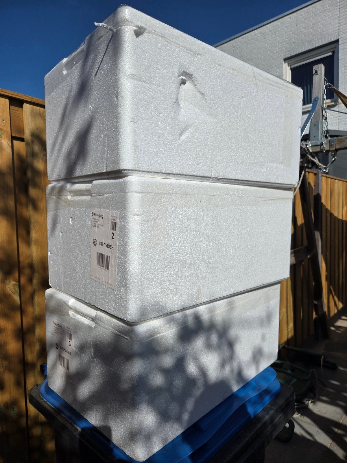 piepschuim dozen/box, Ophalen