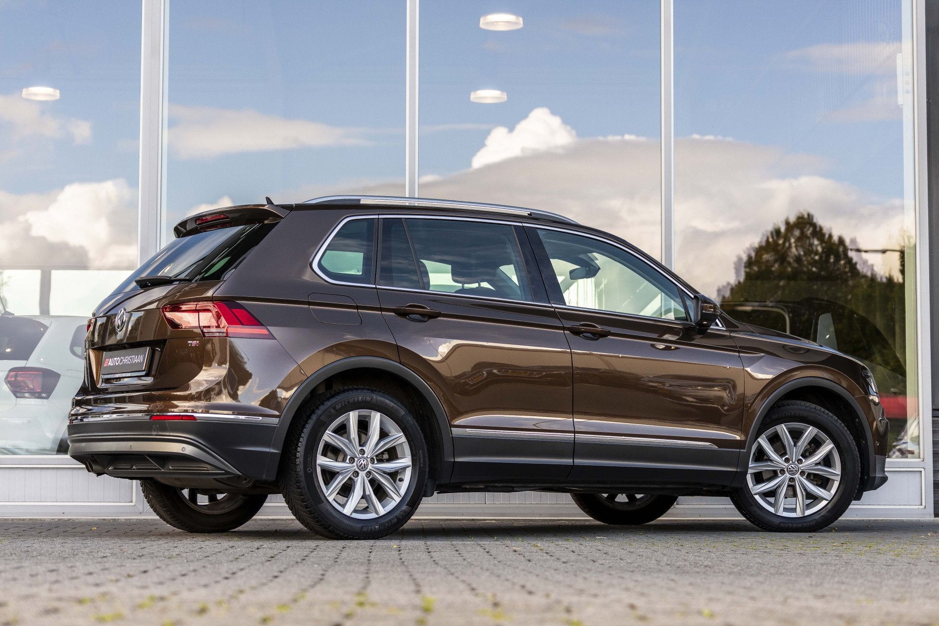 Volkswagen Tiguan 1.4 TSI ACT Comfortline Business R | CAM |, 12 maanden, Stof, 4 cilinders, Automatische klimaatregeling
