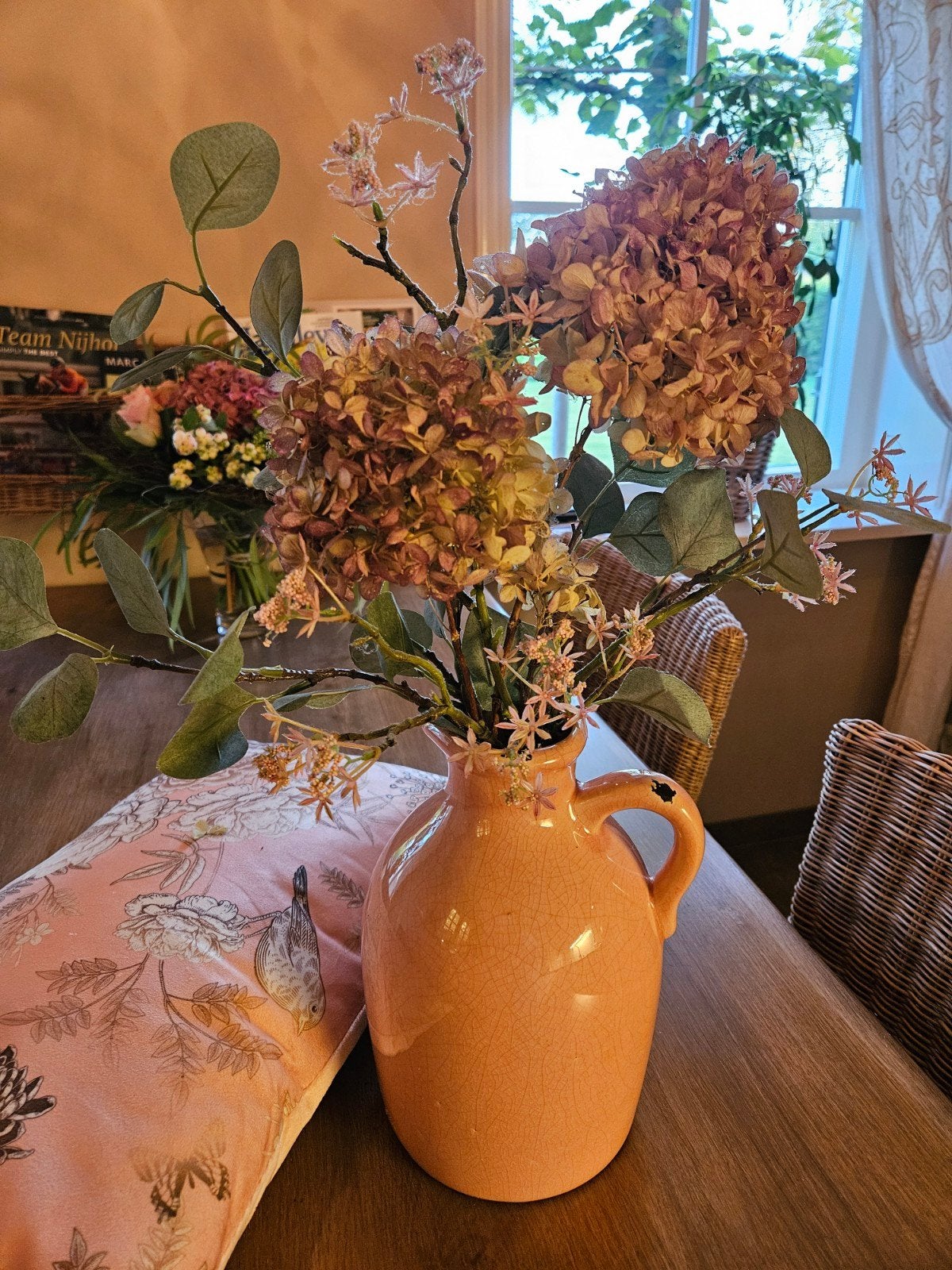 zalmroze pot/vaas, 24 cm, Ophalen of Verzenden, Zo goed als nieuw, Steen/keramiek