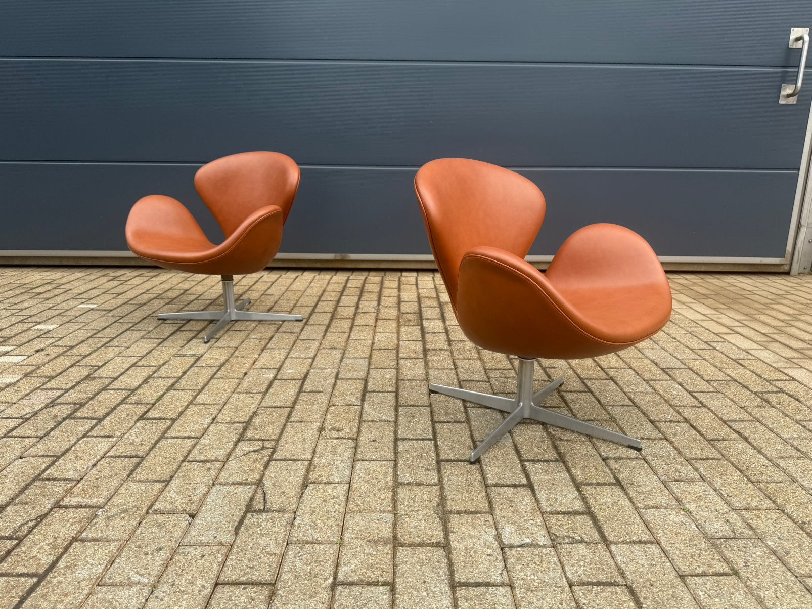 2x Fritz Hansen Swan chair 1971 Cognac leder, NIEUWstaat!!, Ophalen of Verzenden, 75 tot 100 cm, 50 tot 75 cm, Cassina togo elda sede b&b italia knoll vitra edra artifort cor