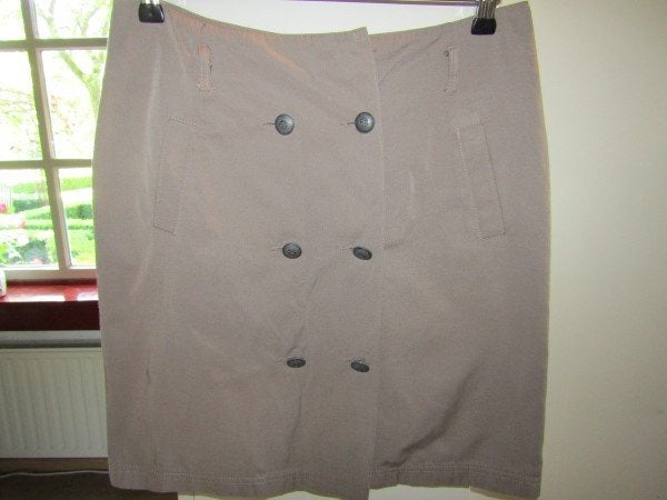 F462 JULIEN LE ROY mt 36-38 rok doorknoop taupe military, Kleding | Dames, Bruin, Verzenden, Zo goed als nieuw, Knielengte