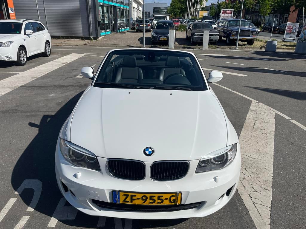 BMW 1-Cabrio (e88) 118d 143pk Aut. 2014 Wit, Auto's, BMW, 1995 cc, Cabriolet, 4 stoelen, Wit