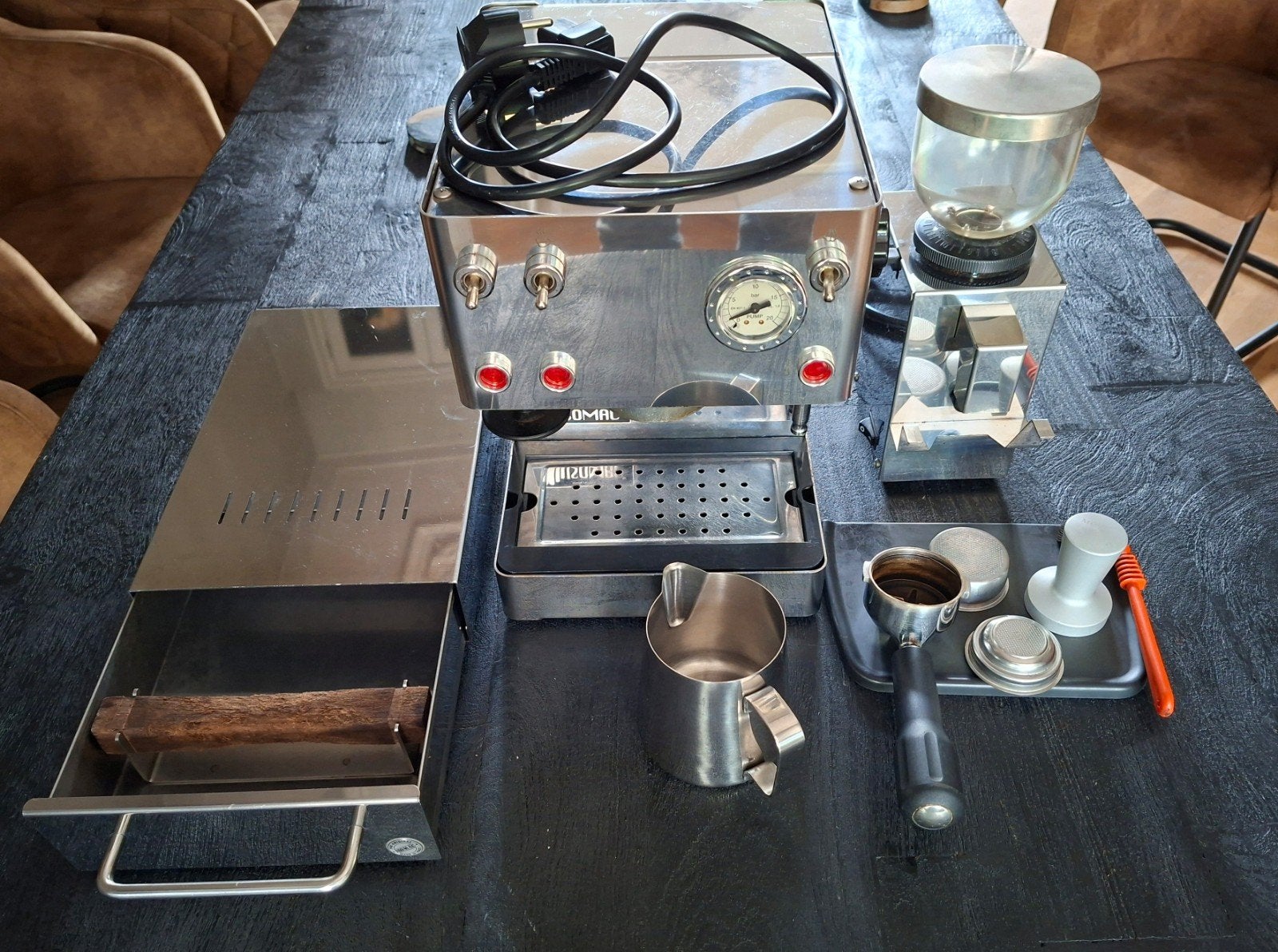 Complete Isomac Espressomachine met bonenmaler + accessoires, Ophalen, Gebruikt, Espresso apparaat, Koffiebonen