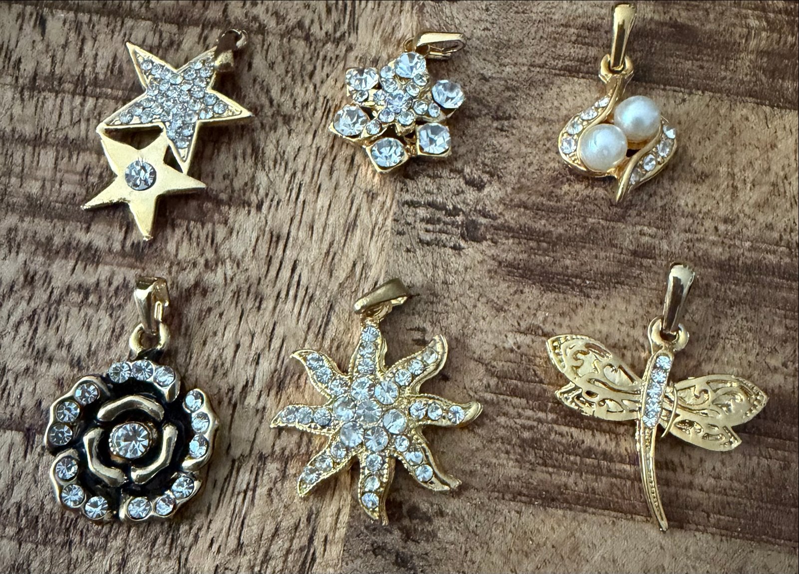 6 Verschillende Hangers met Strass en Parel, Ophalen, Overige materialen, Overige voorstellingen, Nieuw