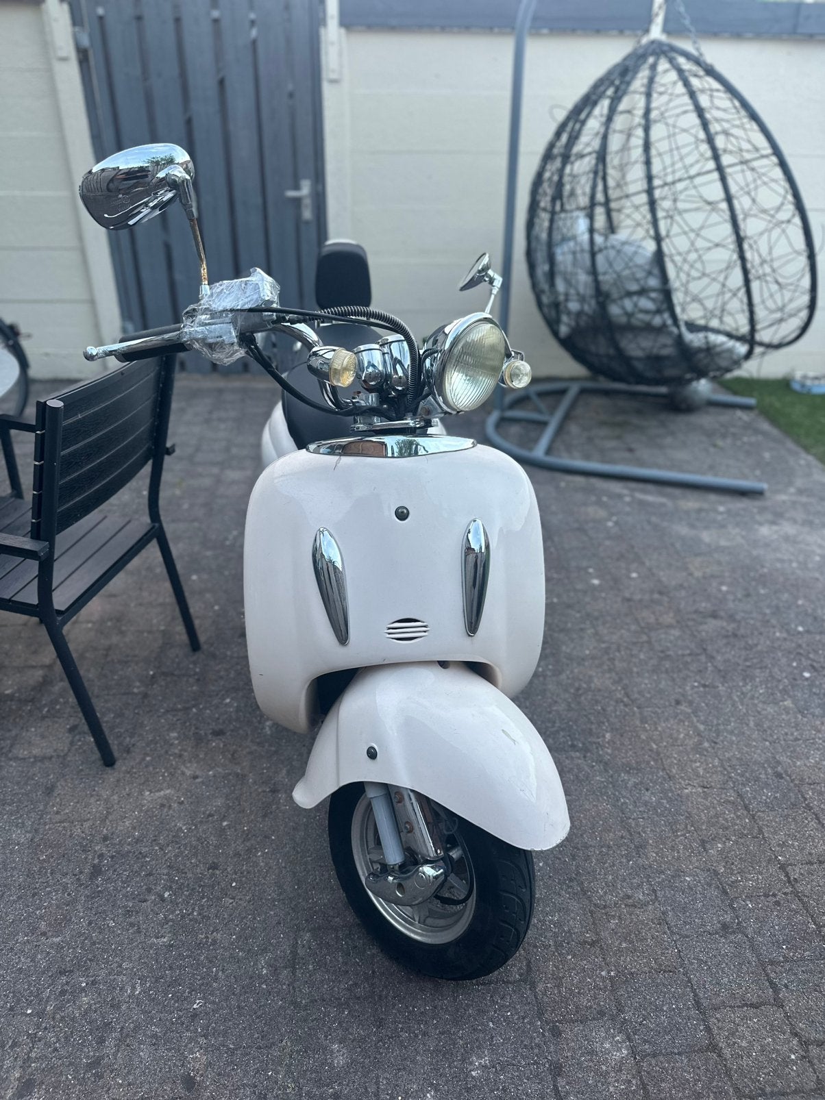 Fosti retro scooter, Fietsen en Brommers, Ophalen, Zo goed als nieuw, Benzine, Overige merken