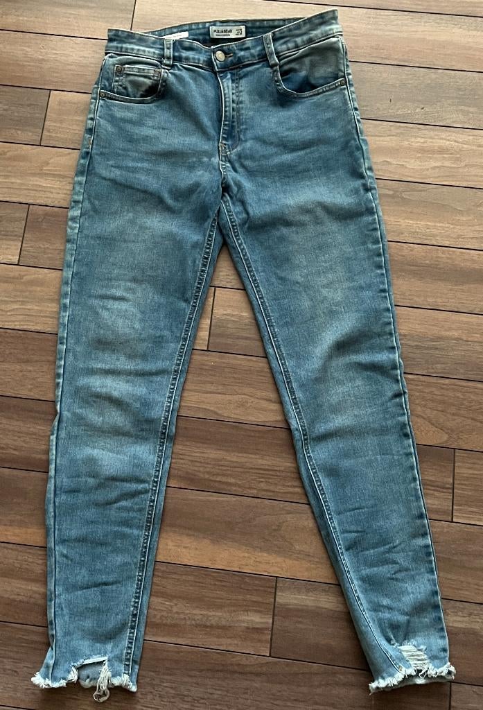 Pull & Bear spijkerbroek, Kleding | Dames, Blauw, Ophalen of Verzenden, Zo goed als nieuw, W28 - W29 (confectie 36)
