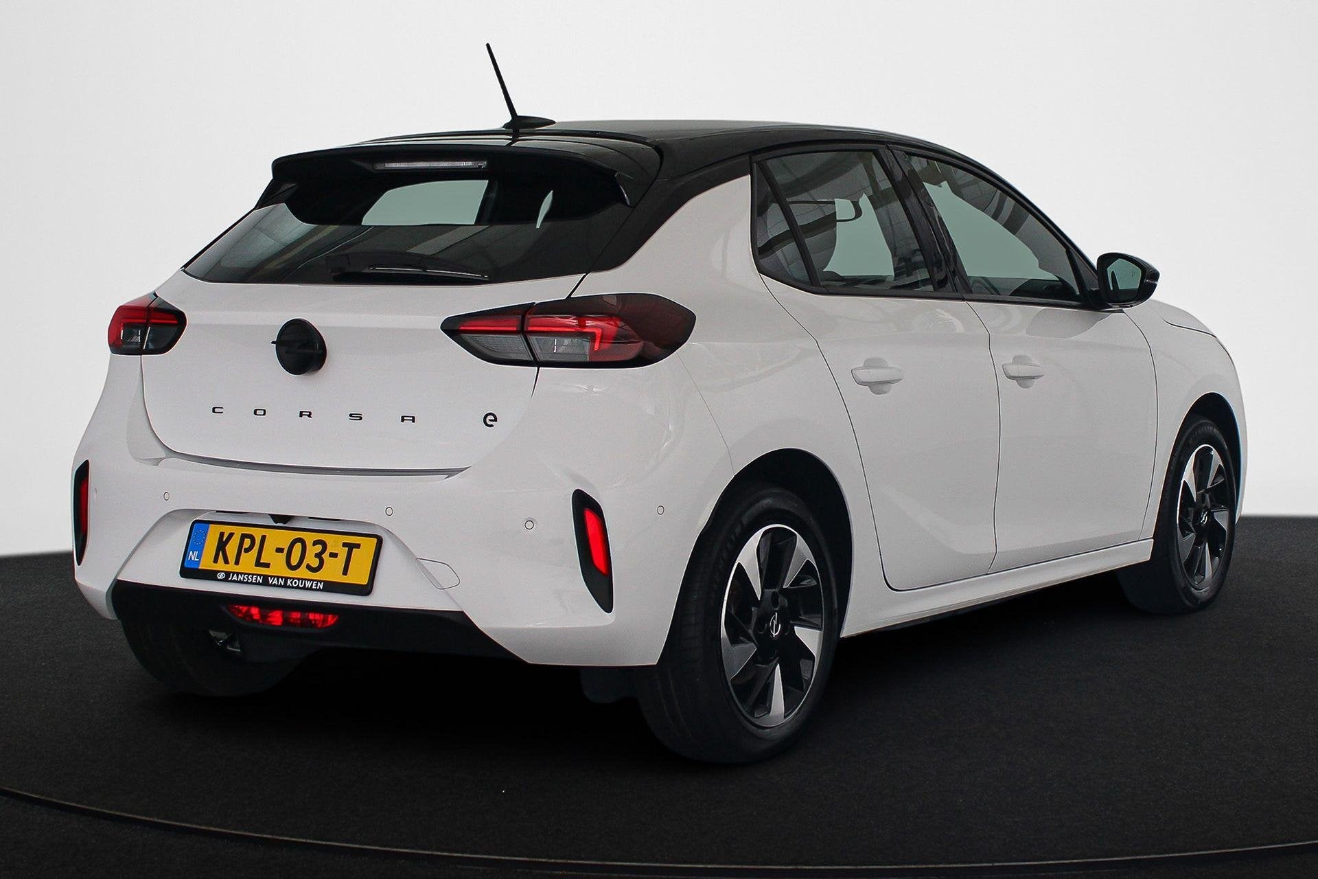 Opel Corsa Electric GS 50 kWh SOH 98% Apple CarPlay Achterui, Auto's, Gebruikt, Wit, 1444 kg, Geïmporteerd
