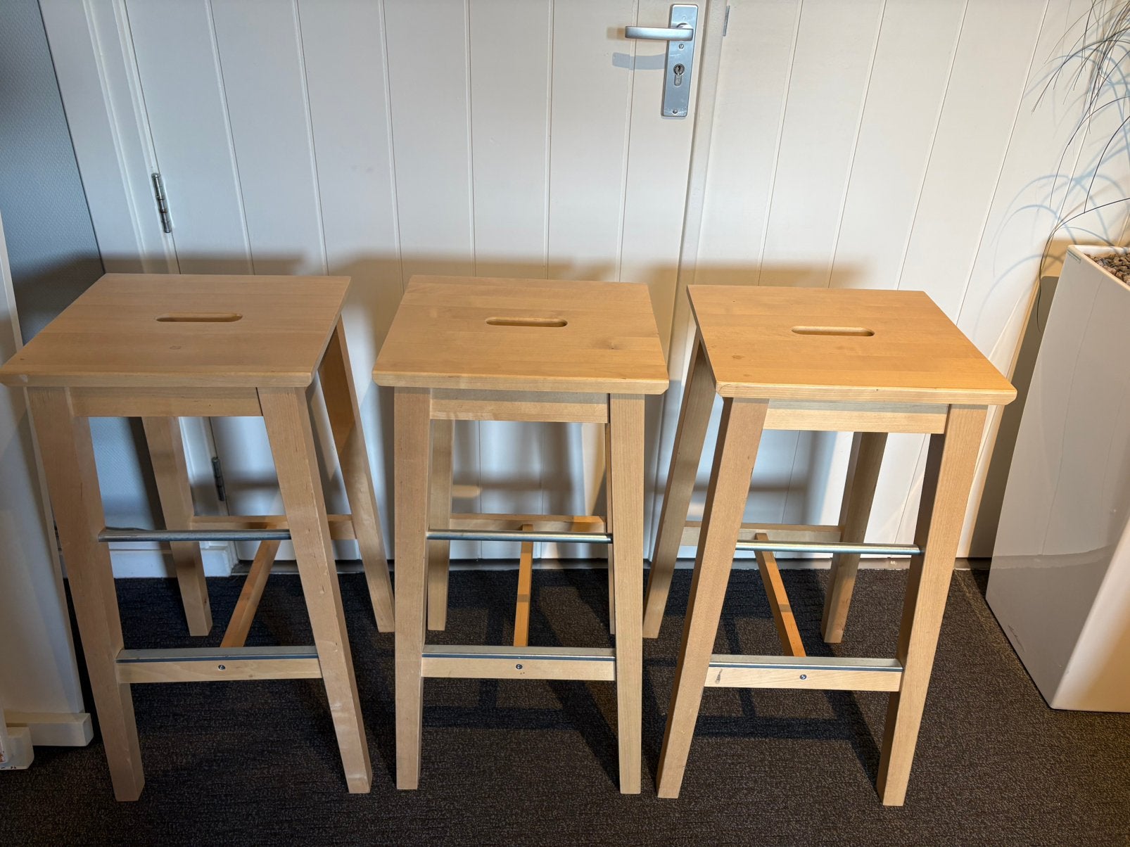 IKEA barkruk BOSSE, 3 krukken, Ophalen, Zo goed als nieuw, 60 tot 90 cm