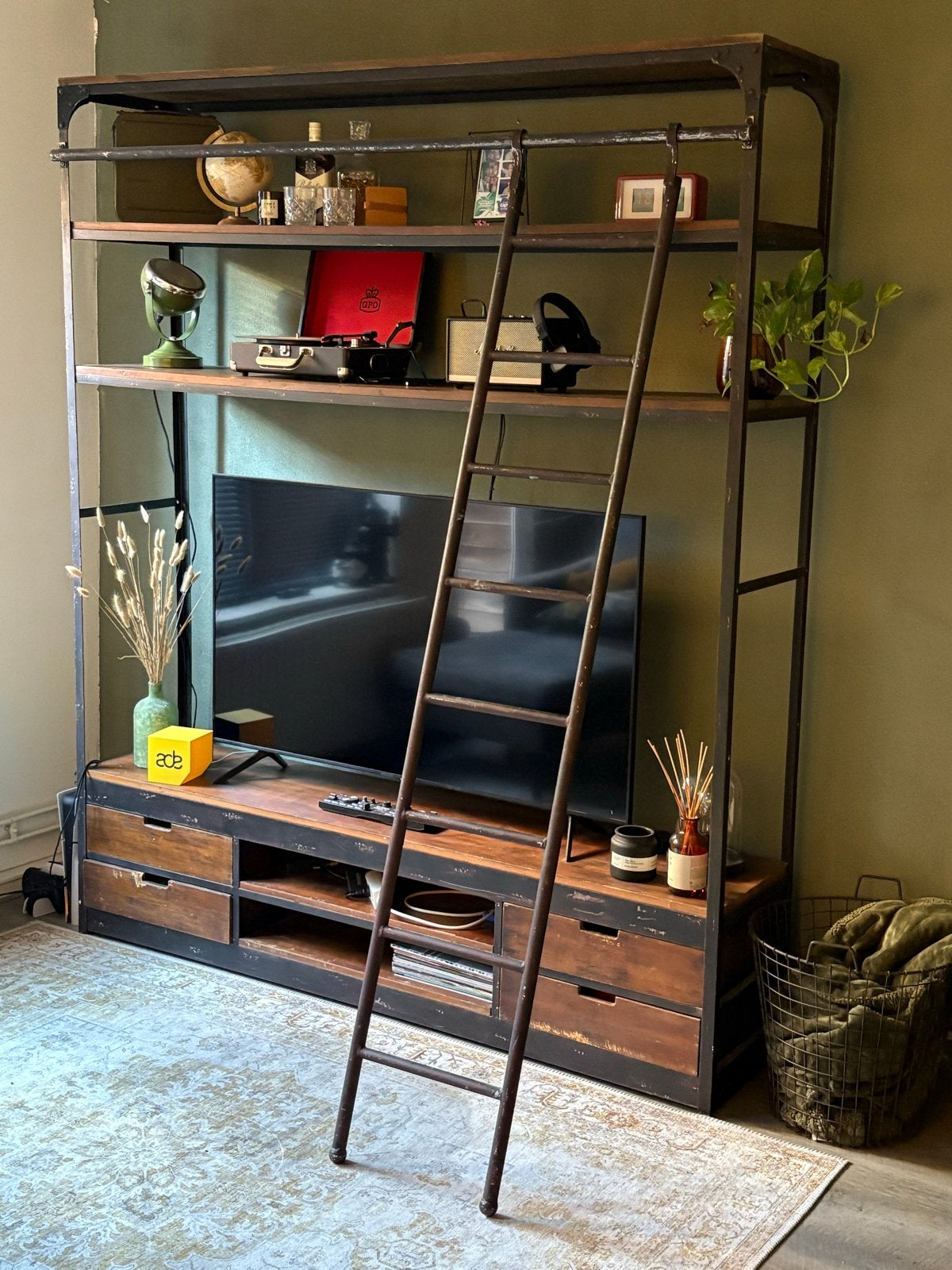 Industriële boekenkast & of tv-meubel met trap, Huis en Inrichting, Kasten | Boekenkasten, Ophalen, Gebruikt, 200 cm of meer, 150 tot 200 cm