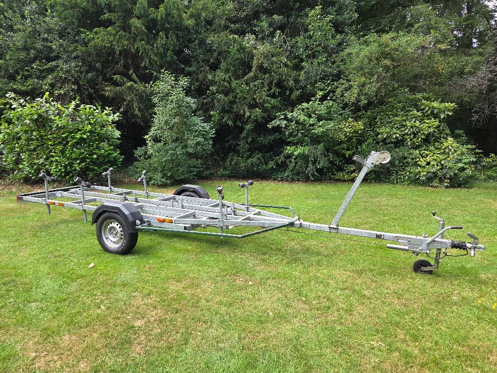 Boottrailer met 980 kg laadvermogen, max. 1400 kg, Watersport en Boten, Ophalen, Minder dan 1500 kg, Gebruikt, 6 tot 9 meter
