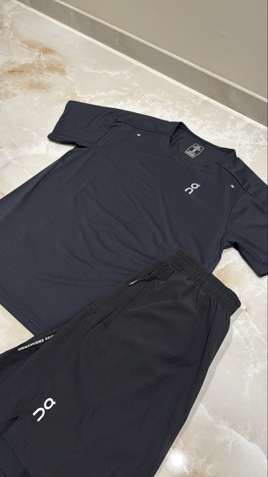 On Running Performance T-shirt en Short Set - Zwart, Kleding | Heren, Sportkleding, Maat 48/50 (M), Zwart, Ophalen of Verzenden