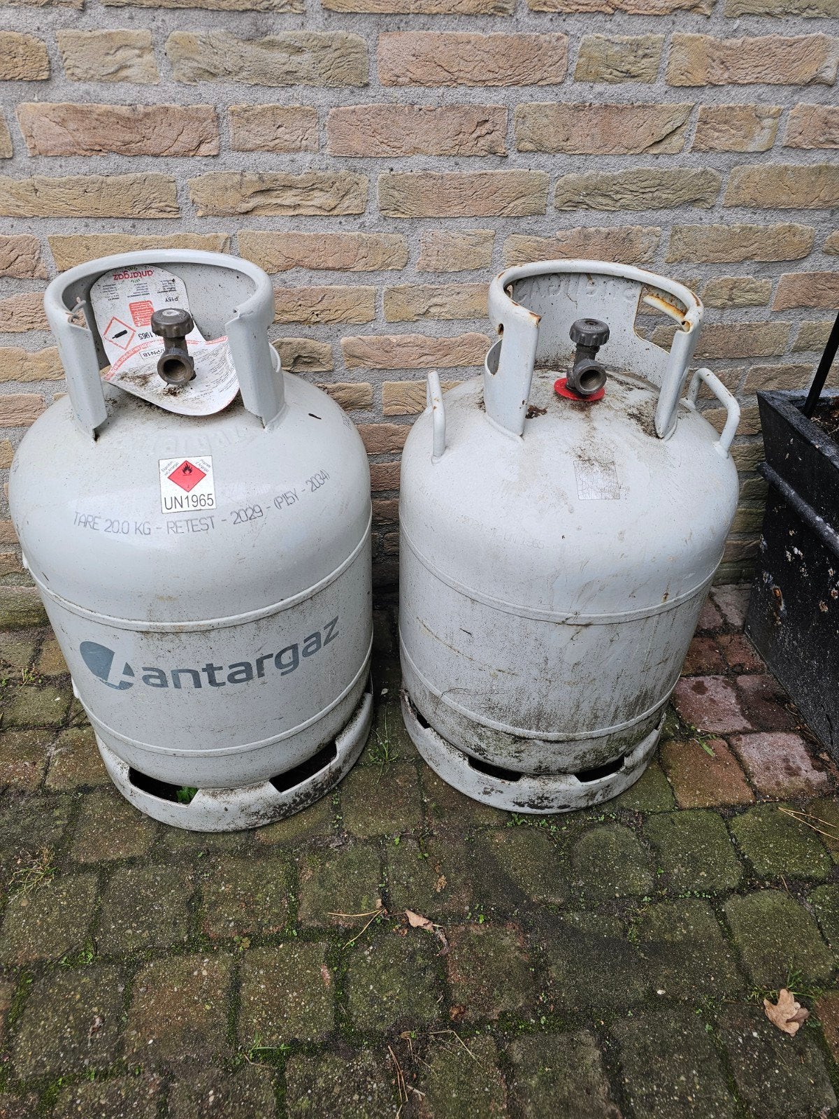 2x lege gasflessen 20.0kg, Ophalen