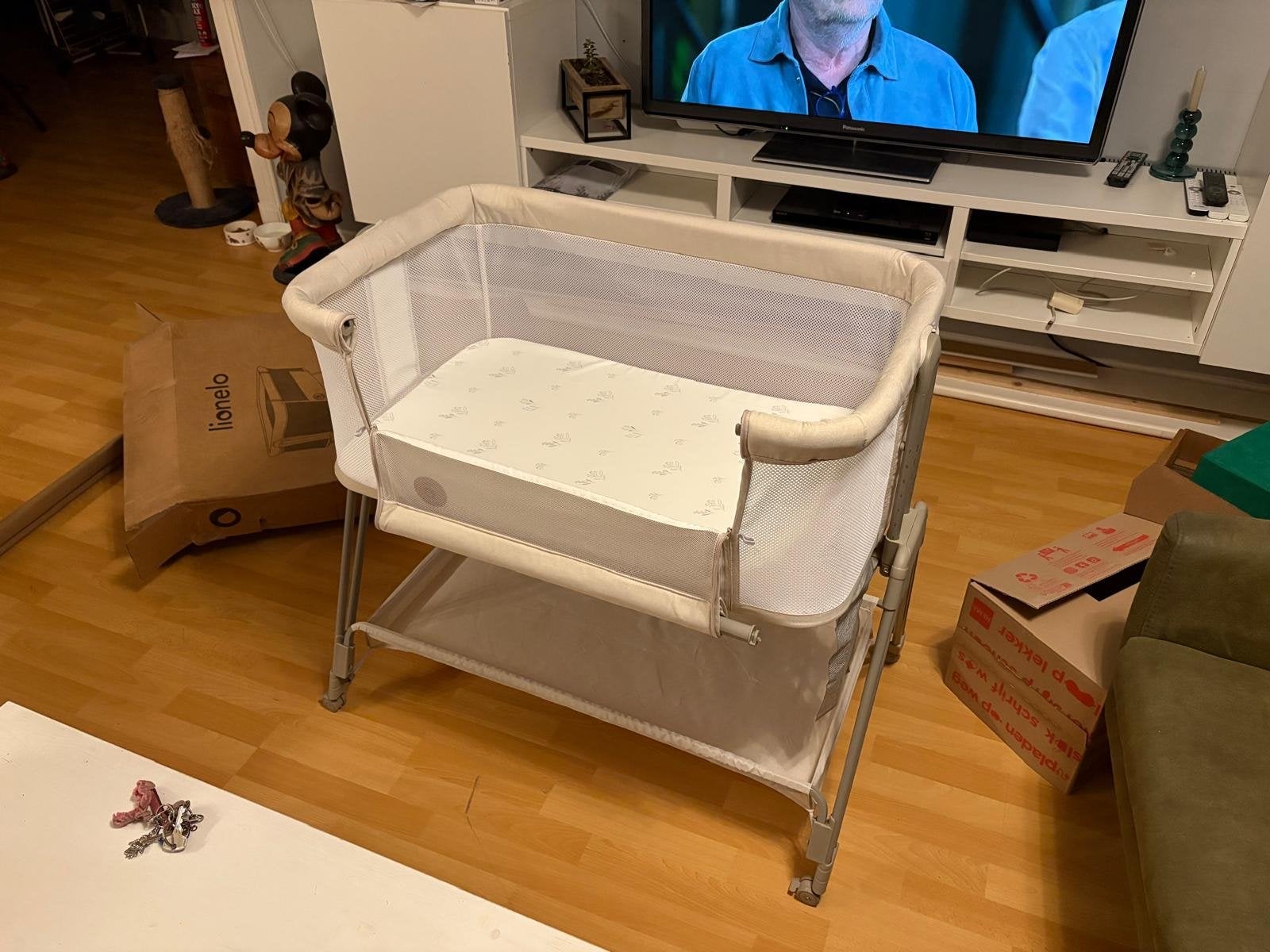 Lionelo  Co-sleeper/Wieg - Lichte afwijking verholpen, Ophalen, Zo goed als nieuw, Wieg