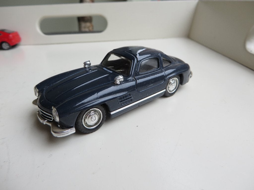 Solido Mercedes Benz 300 SL, Hobby en Vrije tijd, Modelauto's | 1:43, Ophalen of Verzenden, Zo goed als nieuw, Auto, Solido