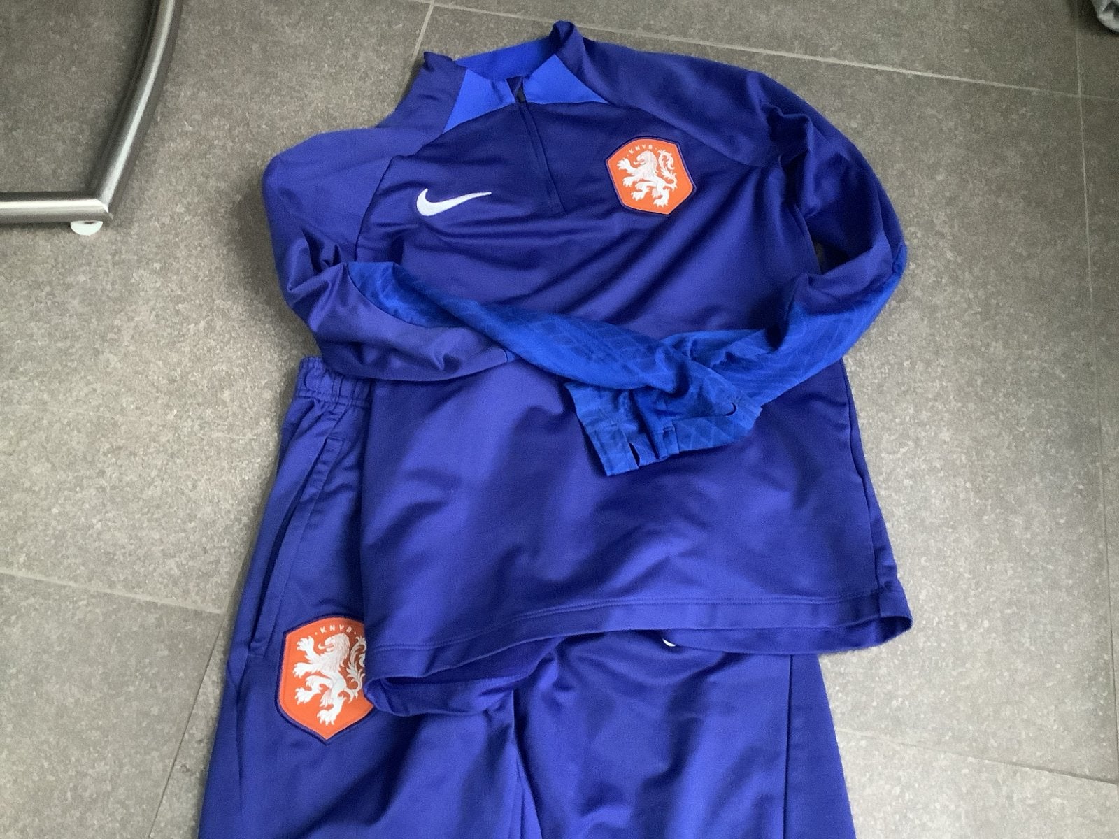 Nike KNVB Trainingspak Oranje Leeuwen - Maat L (147-158 cm), Kinderen en Baby's, Ophalen of Verzenden, Zo goed als nieuw, Jongen of Meisje