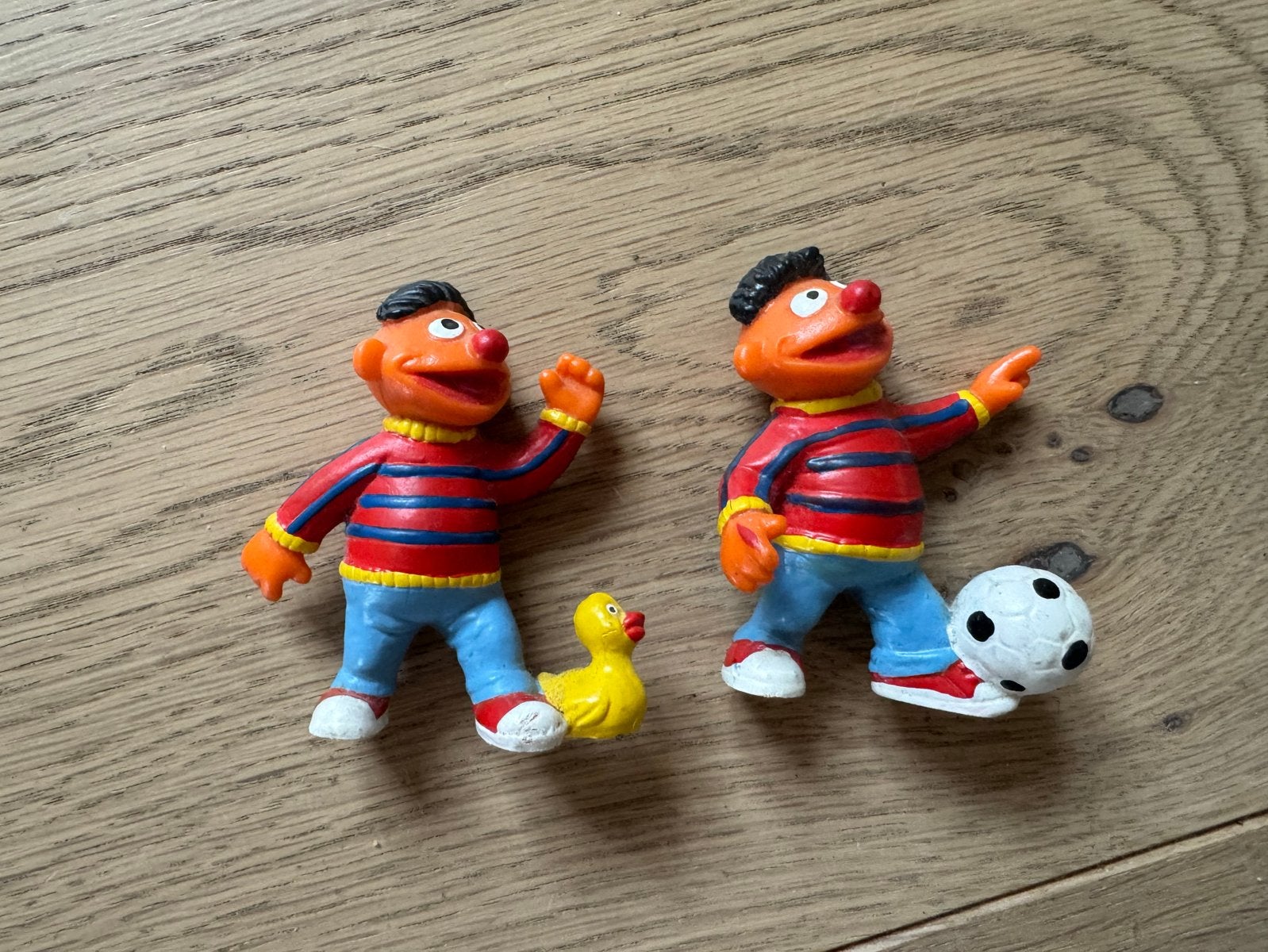 Twee Ernie poppetjes van Sesamstraat, Bully Germany, Ophalen of Verzenden, Gebruikt, Jongen of Meisje