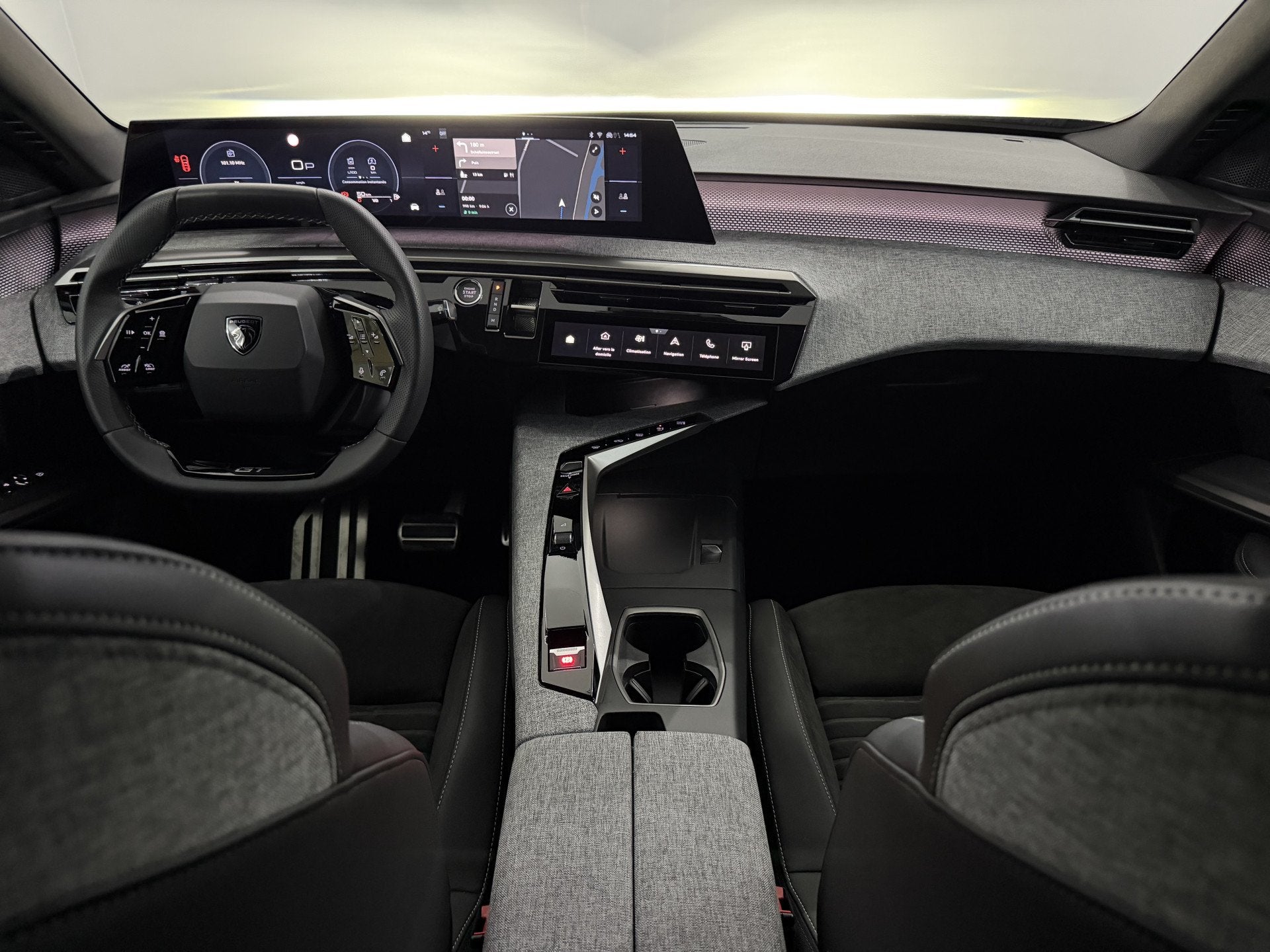 Peugeot 3008 1.2 Hybrid 136 GT 360 Camera, Navi, Half leder/, Gebruikt, 1199 cc, Zwart, Bedrijf