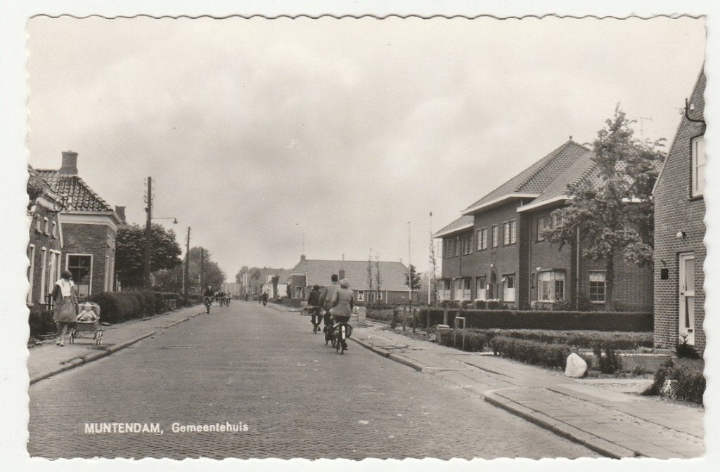 Muntendam - Gemeentehuis, Verzenden, 1960 tot 1980, Ongelopen, Groningen