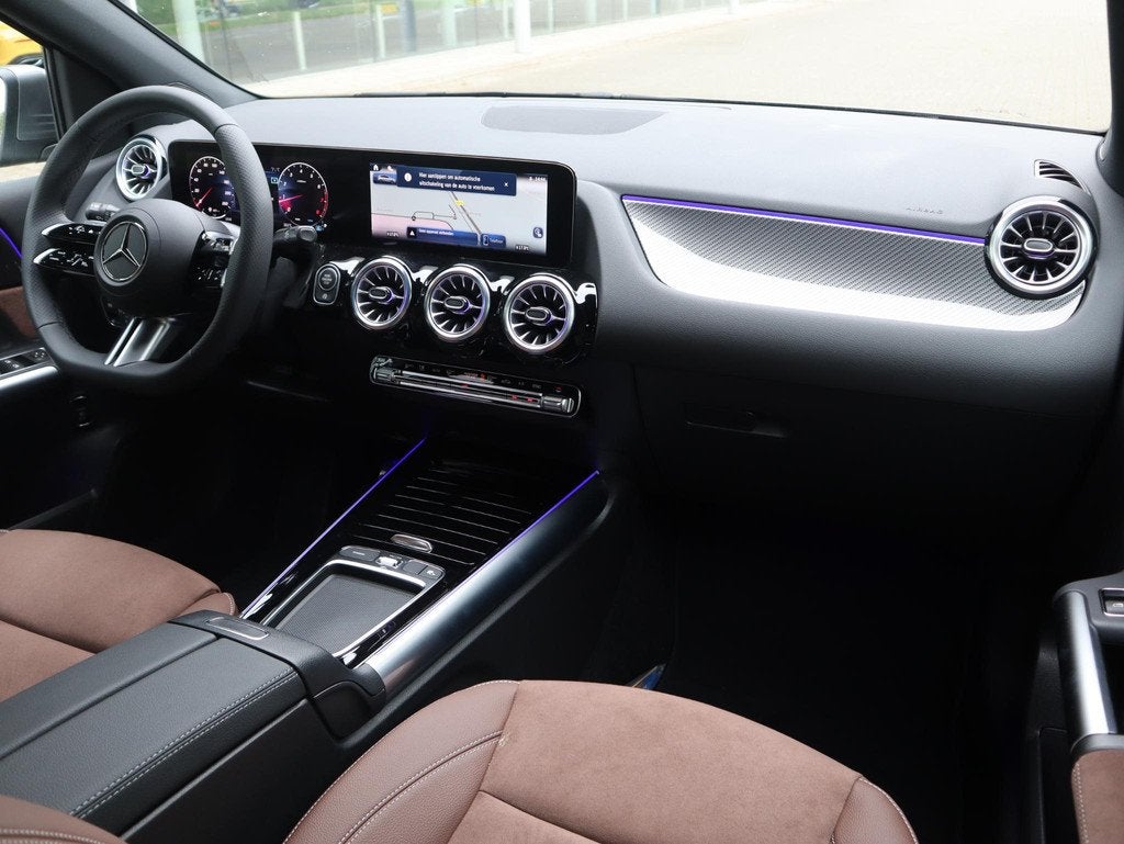 Mercedes-Benz B-klasse 180 Business Solution AMG, Auto's, 745 kg, Euro 6, 4 cilinders, Origineel Nederlands