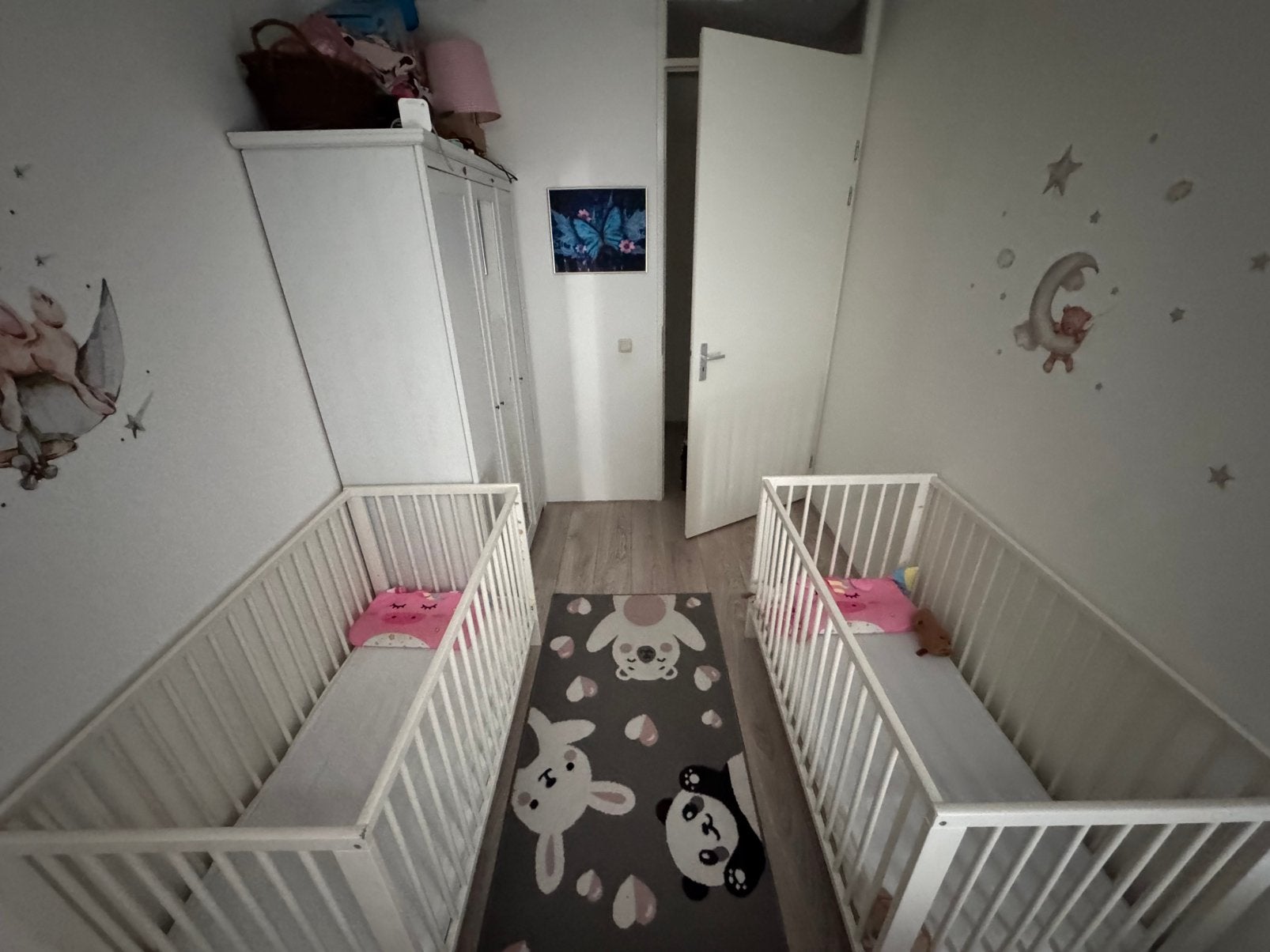 Twee ledikantjes inclusief matrassen en arrosleeps, Ophalen, Zo goed als nieuw, Jongetje of Meisje