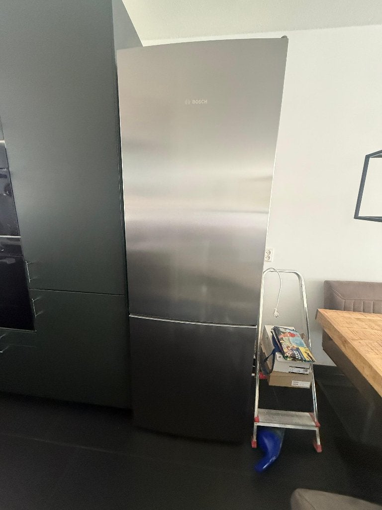 Koelkast Bosch KGE49AICA serie 6, Ophalen, 200 liter of meer, 60 cm of meer, Met aparte vriezer