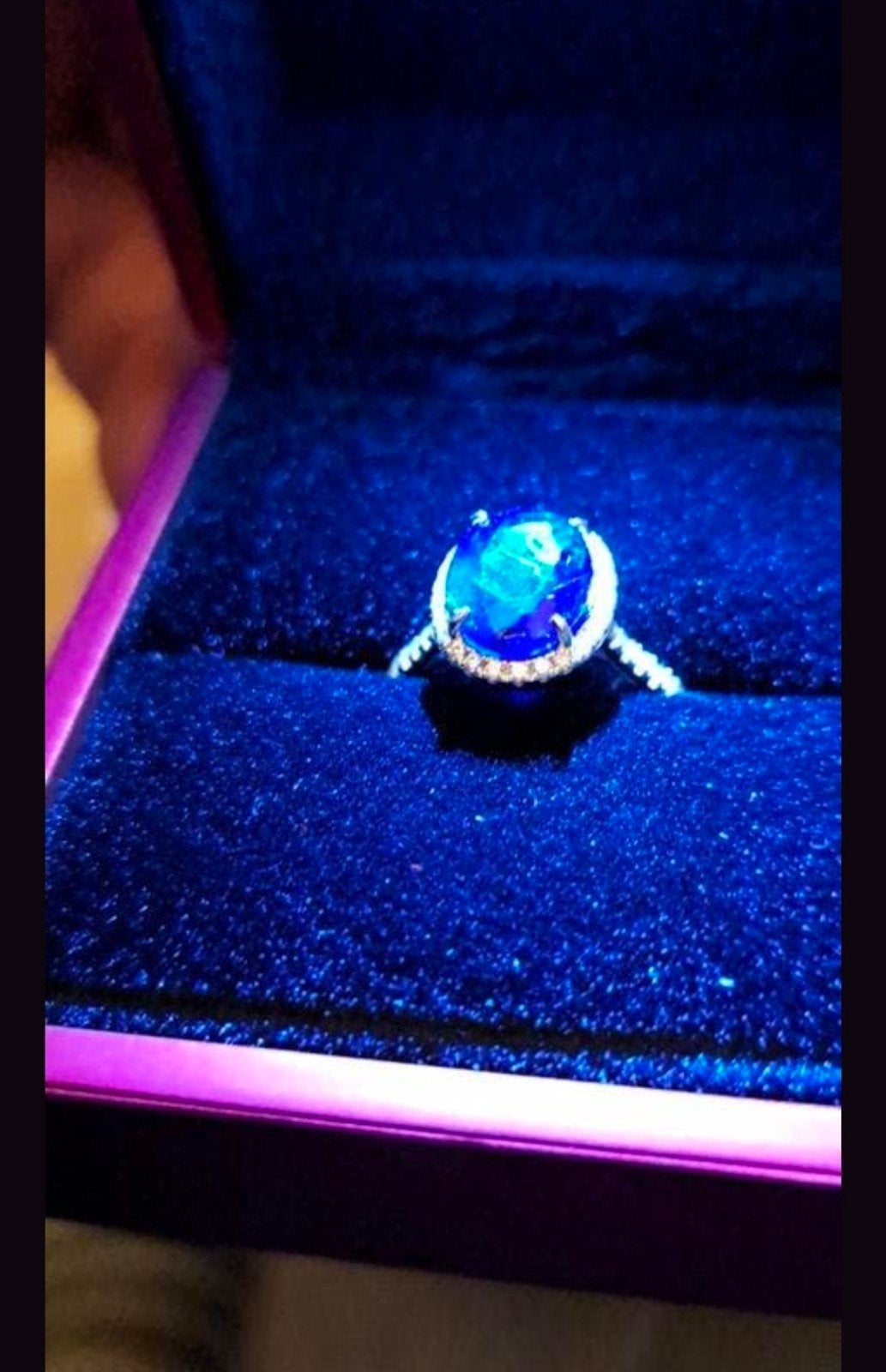 Gouden ring Sapphire royal blue, Nieuw, Ophalen of Verzenden, Dame, Goud