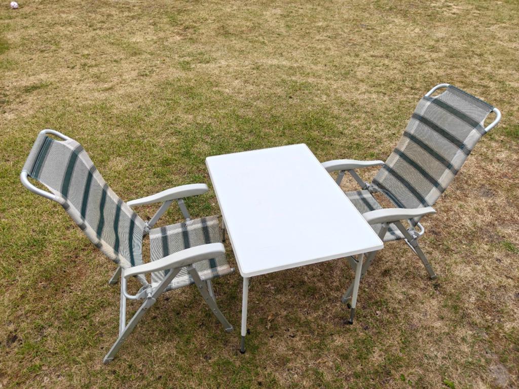 Camping tafel met 2 stoelen, Ophalen of Verzenden, Campingtafel