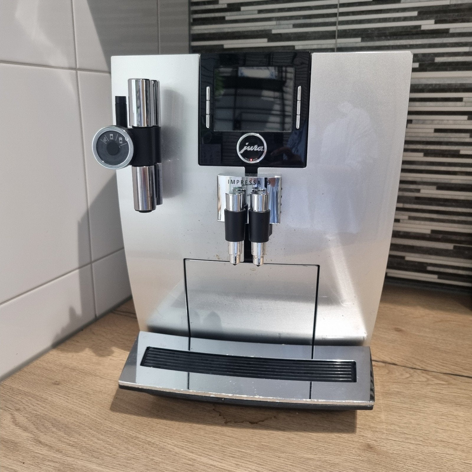 Jura impressa J9.3 volautomaat koffiemachine, Witgoed en Apparatuur, Ophalen, Afneembaar waterreservoir, Gebruikt, 10 kopjes of meer