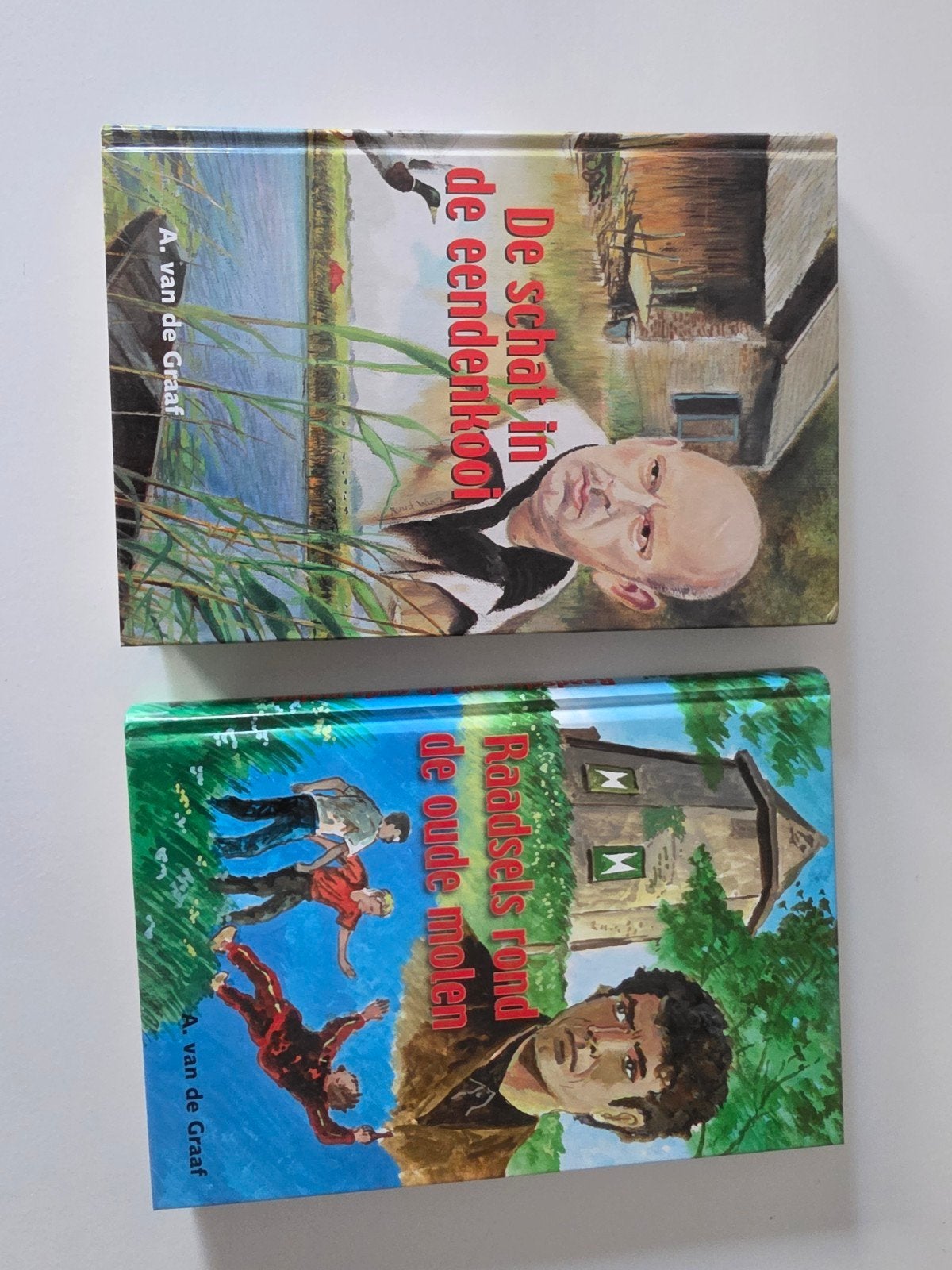 A. van de Graaf - 2 boeken  zgan, A. van de Graaf, Fictie algemeen, Ophalen of Verzenden, Zo goed als nieuw
