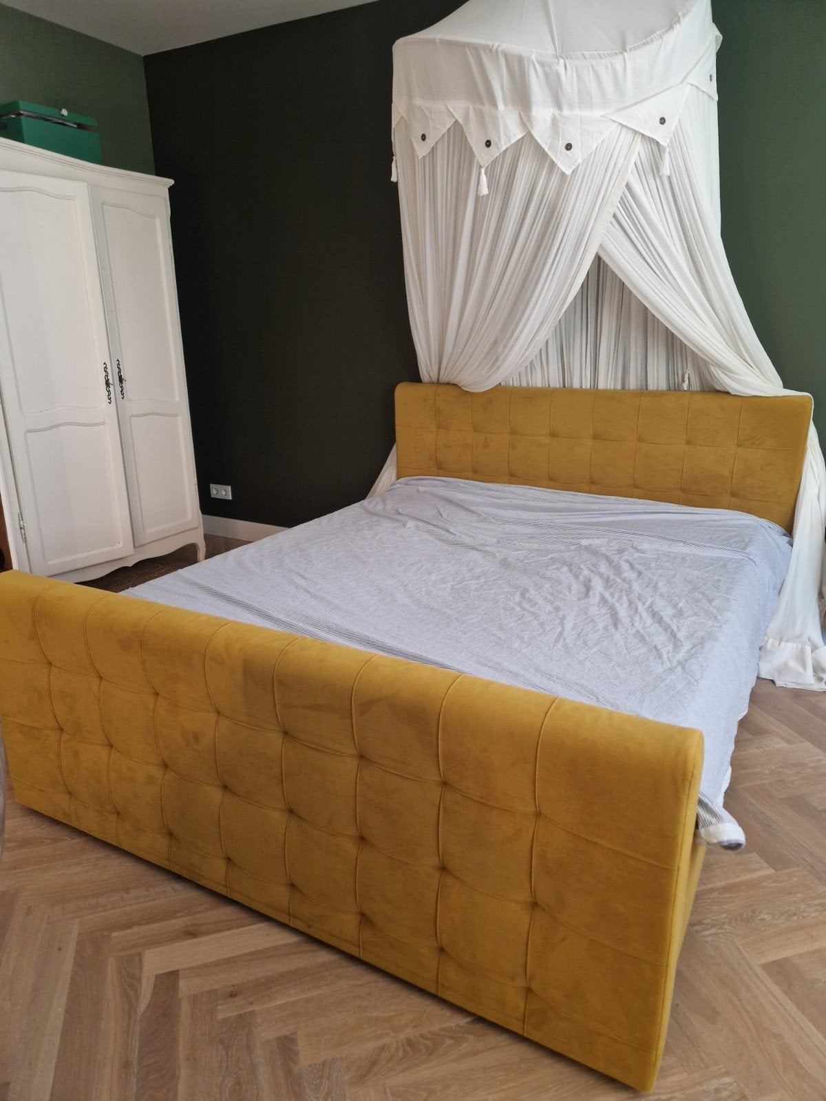 Geel gestoffeerd bed met lattenbodem (excl. matras), Ophalen, Gebruikt, Overige kleuren, Tweepersoons