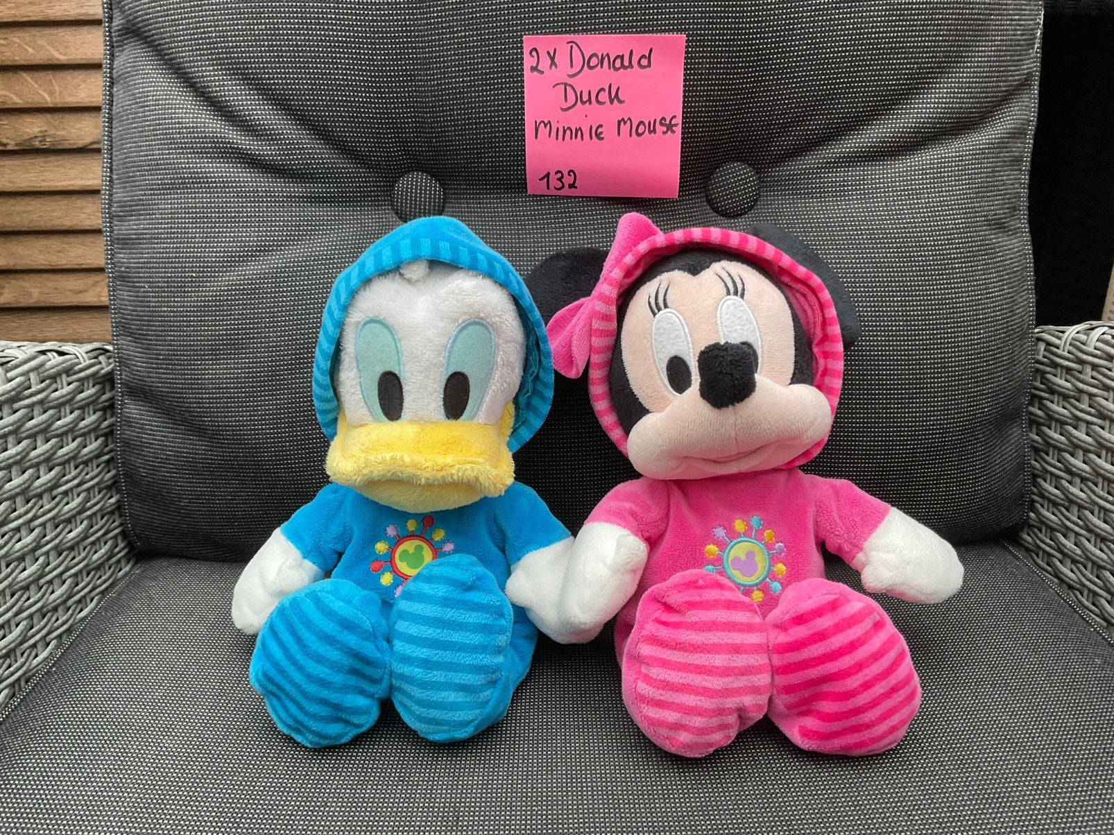 2  zgan, niet kapot, Disney Donald Duck Minnie Mouse pyjama, Ophalen, Donald Duck, Zo goed als nieuw, Beeldje of Figuurtje