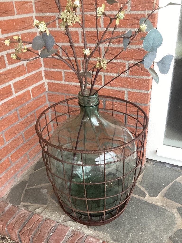 Grote glazen fles in ijzeren mand, Ophalen, Gebruikt, Mand, Rond