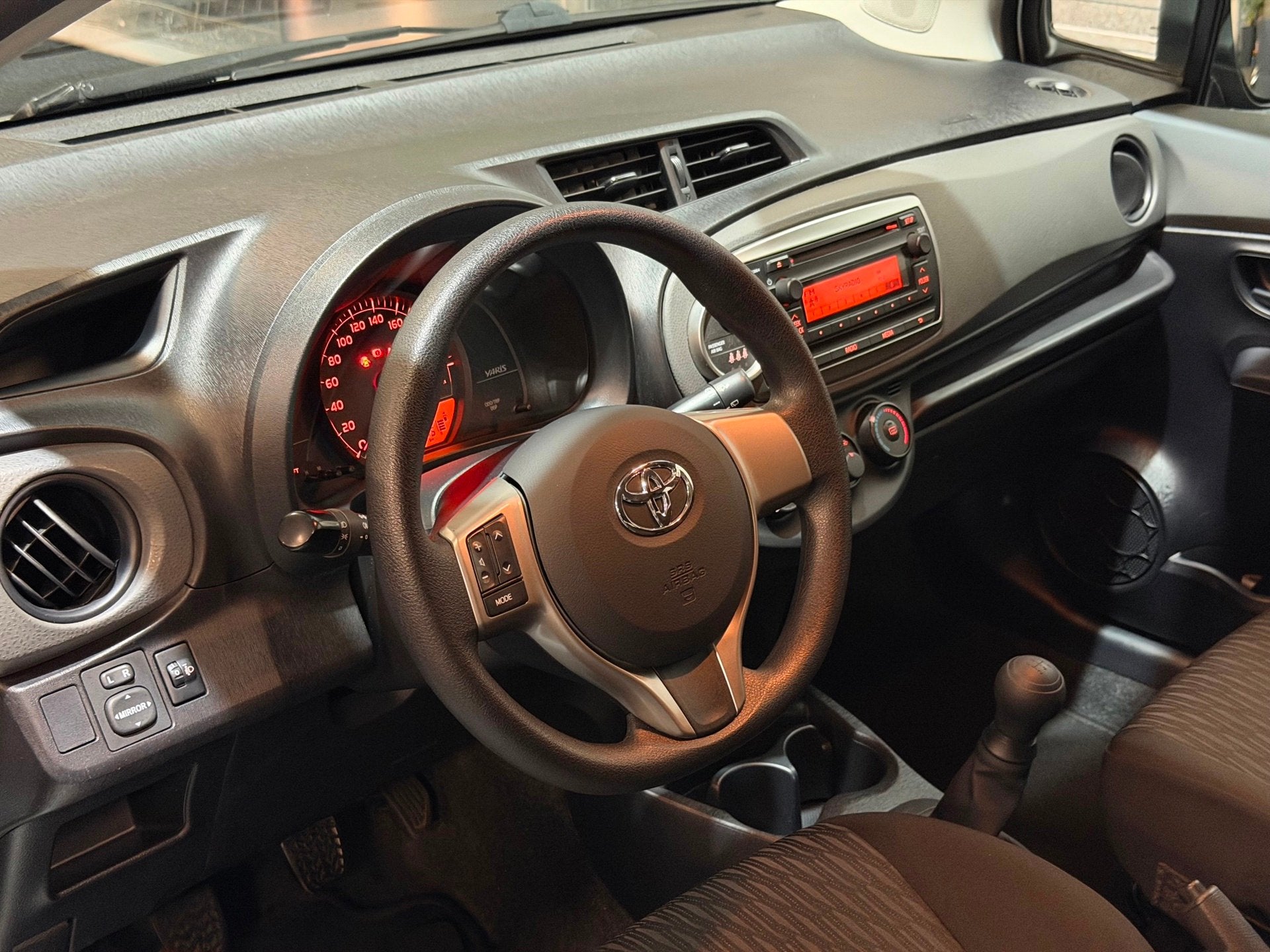 Toyota Yaris 1.0 VVT-i Comfort AIRCO/5-DEURS/NAP/ELEK-RAMEN/, Auto's, Euro 5, Stof, Gebruikt, Origineel Nederlands