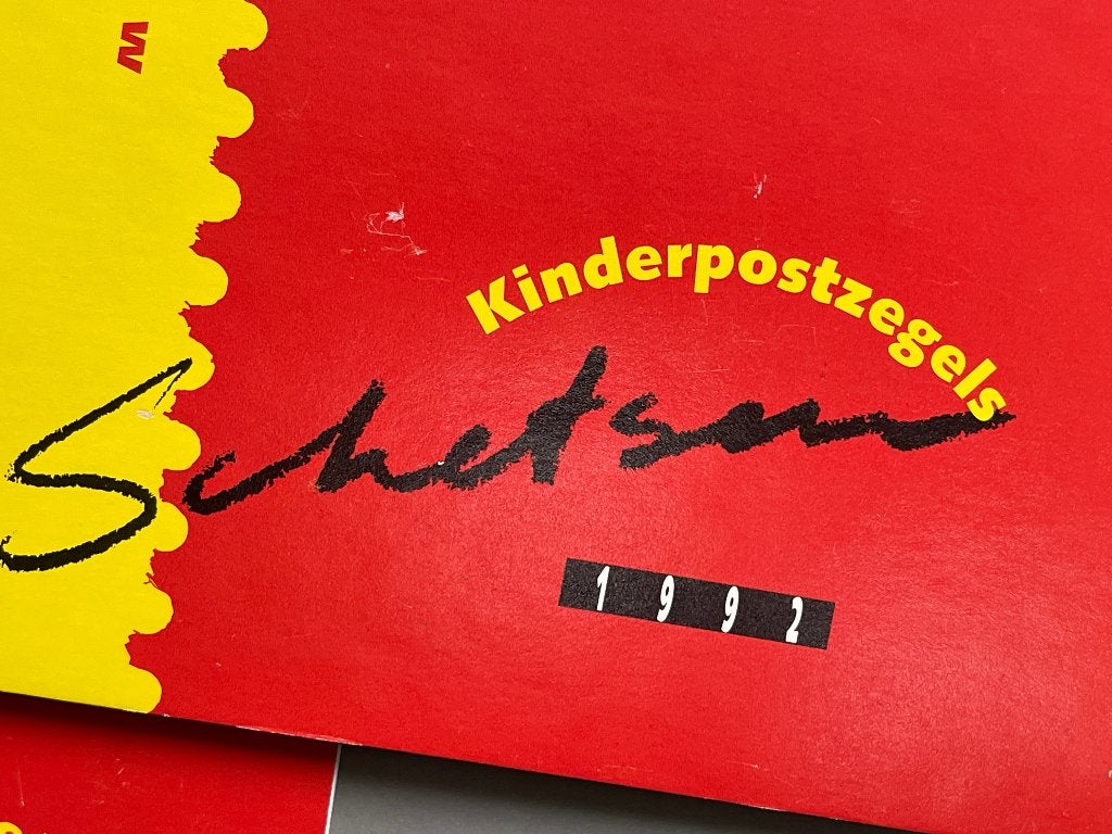 4 luxe Kinderpostzegelboekjes 1992 + uitnodiging (genummerd), Ophalen of Verzenden, Na 1940