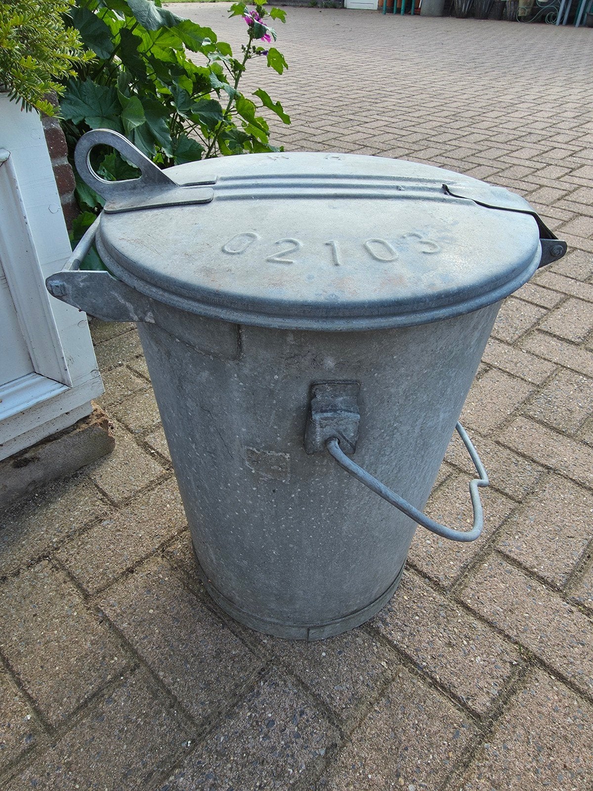 brocante zinken afvalemmer, 40 liter of meer, Ophalen of Verzenden, Gebruikt, Metaal