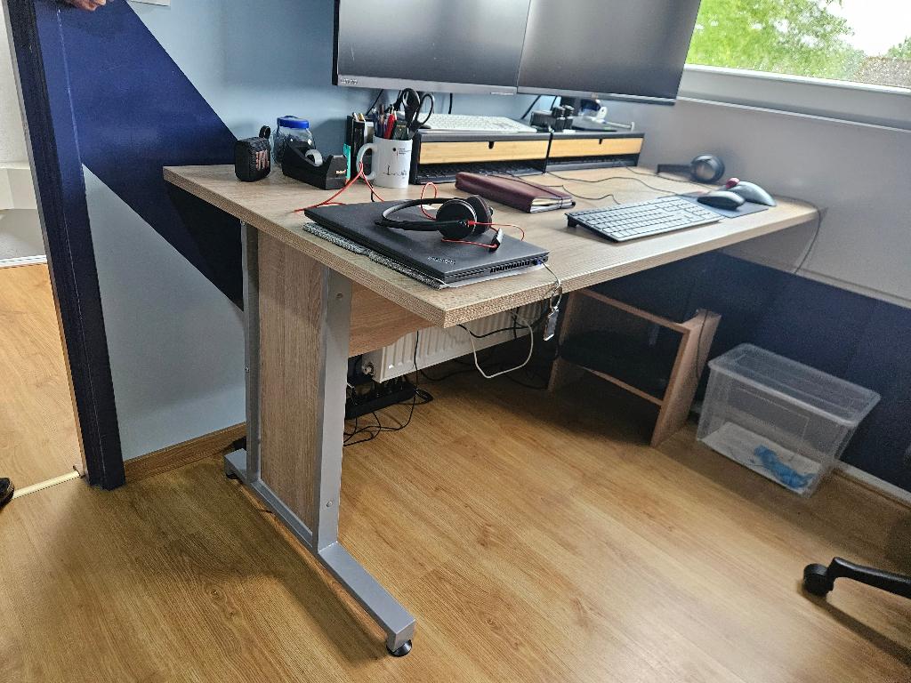 Gratis ophalen: Bureau 150 x 80 cm, Ophalen, Gebruikt, 150 cm, Hout