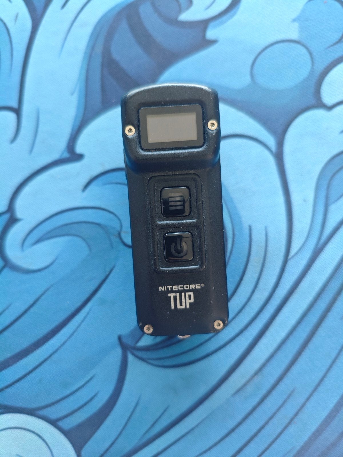Nitecore TUP EDC Zaklamp - 1000 Lumen & OLED-scherm, Verzenden, Gebruikt, Batterij