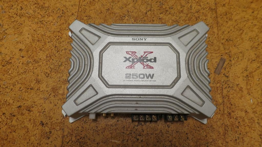 Sony auto versterker 250W, Auto diversen, Ophalen of Verzenden, Gebruikt
