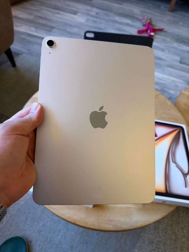 iPad Air M3 11 inch 128GB Garantie (2027), Ophalen of Verzenden, Zo goed als nieuw, 11 inch, Bescherming voor- en achterkant