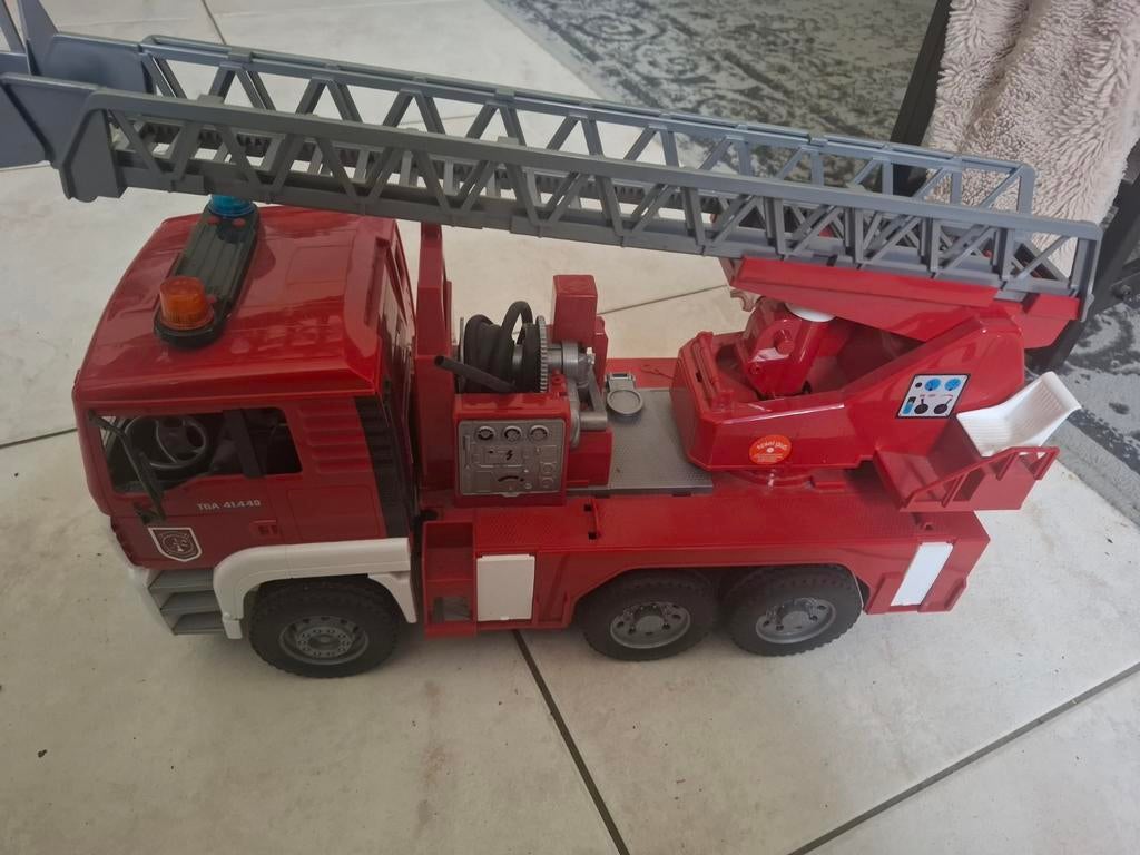 Bruder brandweerwagen, Ophalen, Gebruikt
