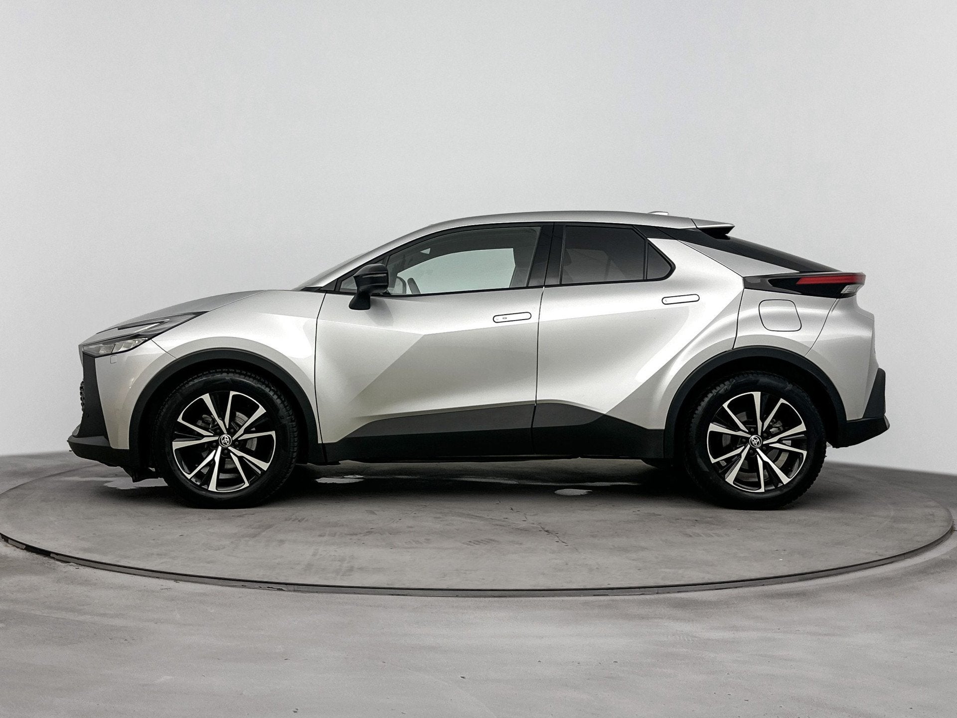 Toyota C-HR 1.8 Hybrid 140 Dynamic + | Stoel+Stuurverwarming, Auto's, Stof, 4 cilinders, 122 pk, Bedrijf