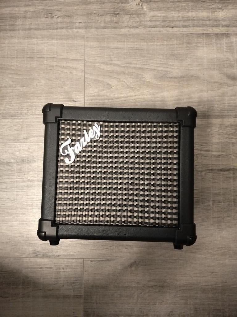 Fazley Kubo Bass 10 Basgitaarversterker, Ophalen, Zo goed als nieuw, Basgitaar, Minder dan 50 watt