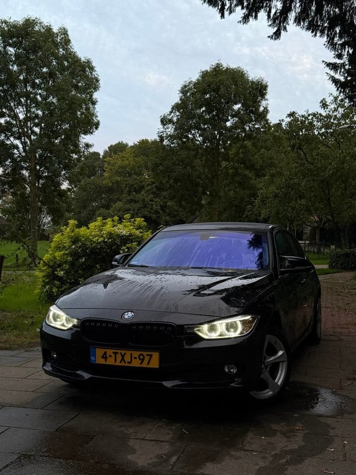 BMW 3-Serie 1.6 316I AUT 2014 Zwart, Automaat, 4 cilinders, Zwart, Origineel Nederlands