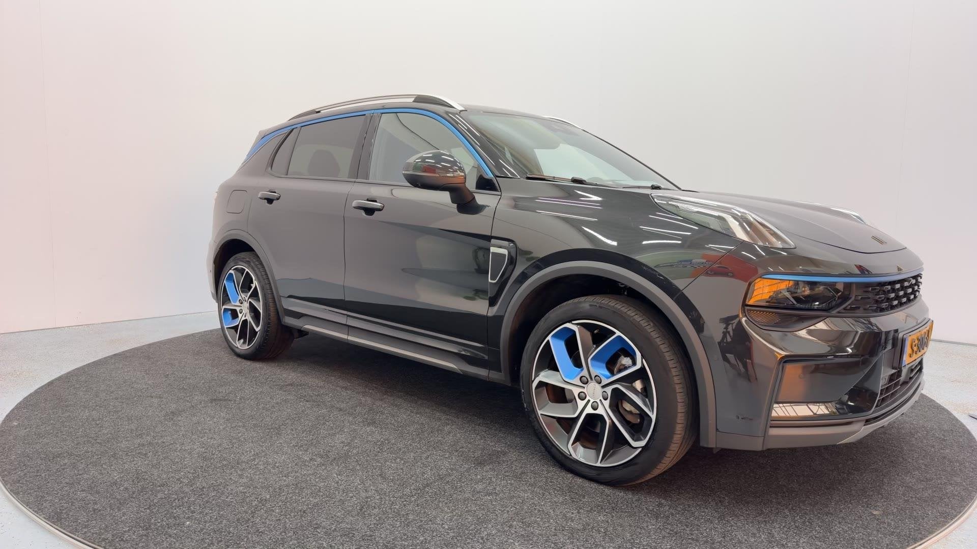 Lynk en Co 01 1.5 MY23 - Luxe die je elke rit voelt, Dealer onderhouden, Euro 6, Met garantie (alle), Bedrijf