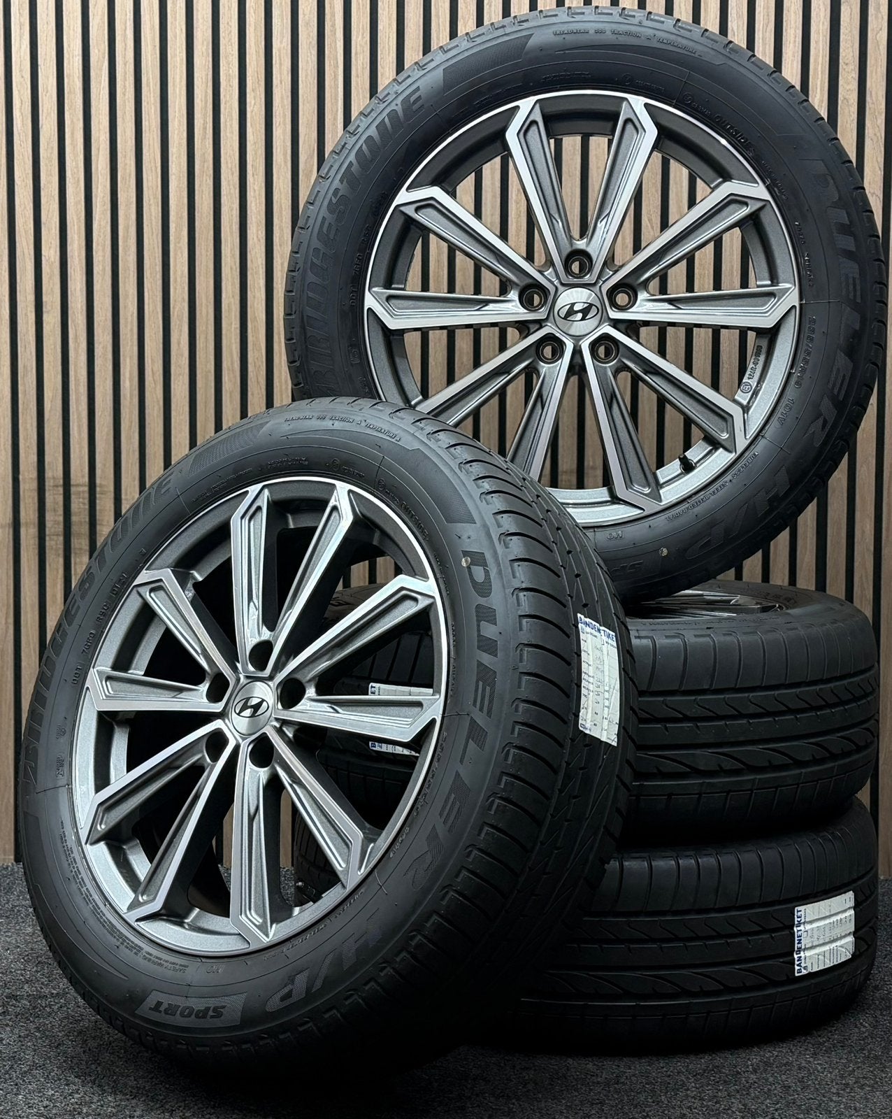 Originele 19 inch Hyundai Tucson Santa FE 5x114.3 ET51 TPMS, ., Banden en Velgen, 235 mm, .
