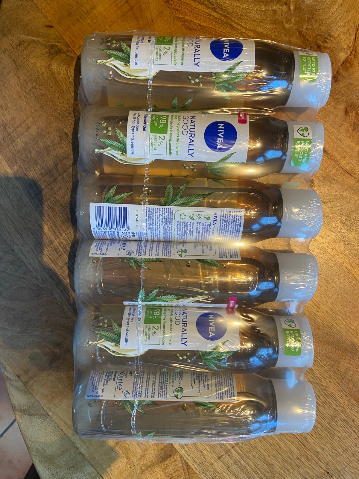 Nivea Naturally Good Douchegel - 22 flessen beschikbaar, Ophalen of Verzenden, Nieuw, Bad & Douche