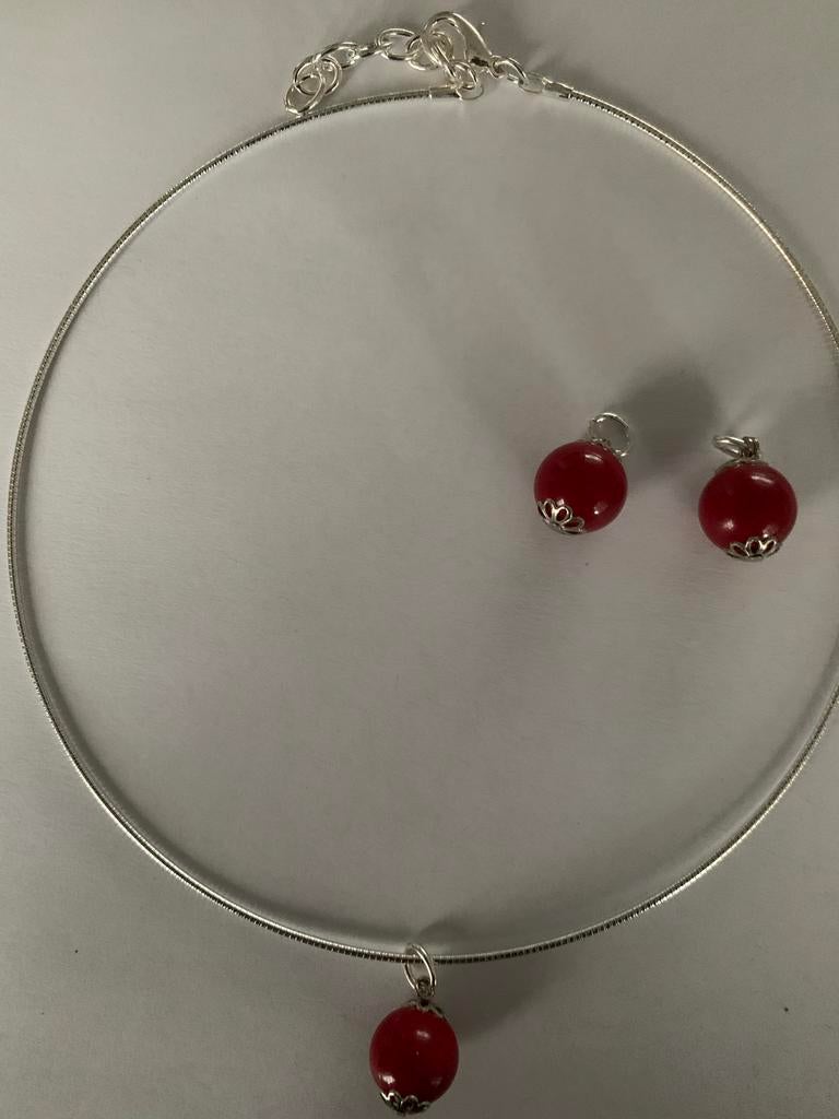 Spang met rode hangers en oorbelhangers, Nieuw, Ophalen of Verzenden, Zilver, Overige materialen