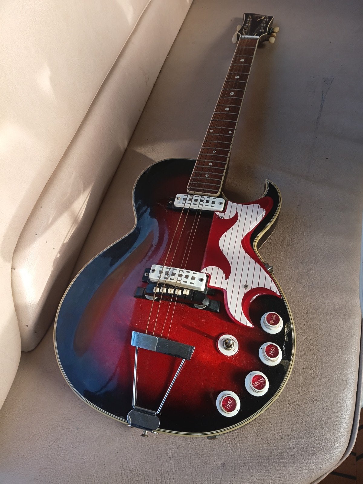 Vintage EKO elektrische gitaar - Hollow body