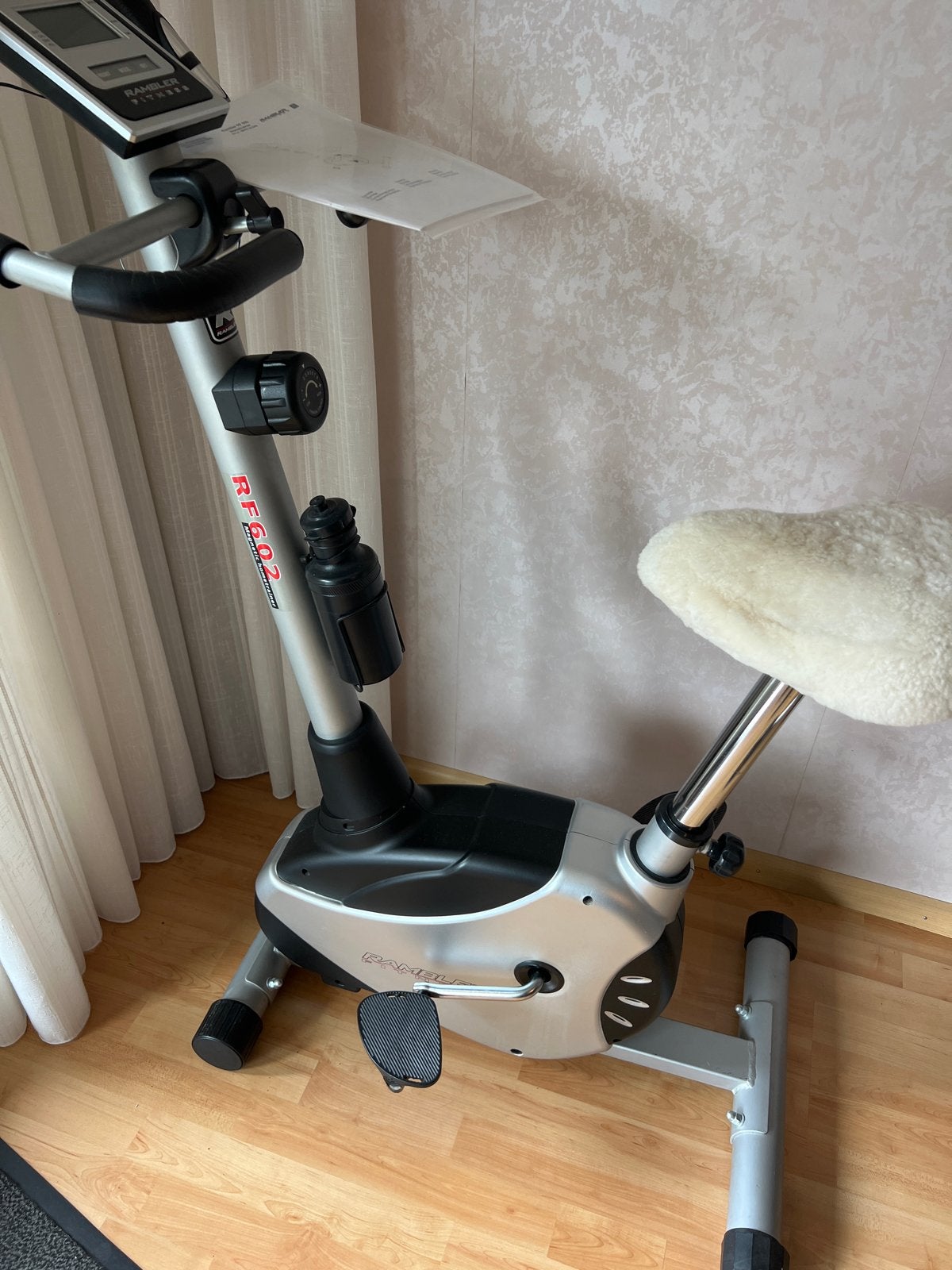 Hometrainer - Ramble Fitness RF602 - Zo goed als nieuw, Sport en Fitness, Ophalen, Zo goed als nieuw, Metaal, Benen